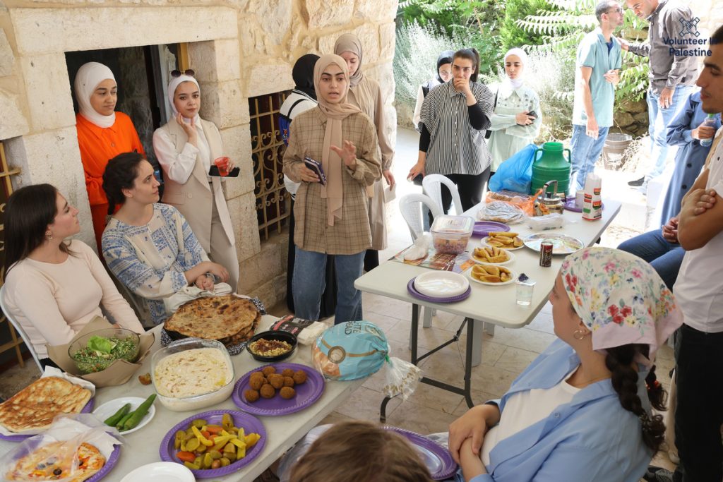 Best Volunteer Programs in the West Bank